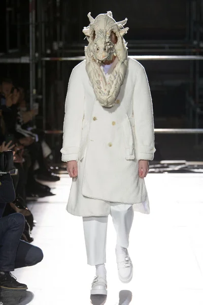 Look 29